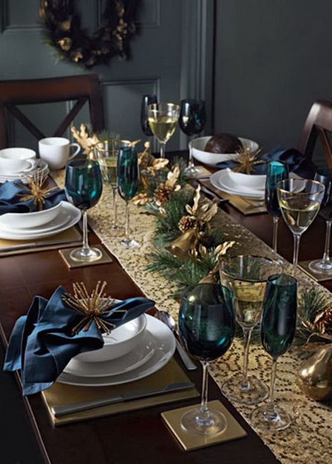 Christmas Decoration Ideas - Gold Table Setting
