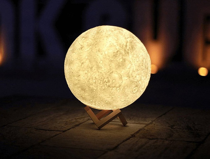 Christmas Gifts - Moon Lamp