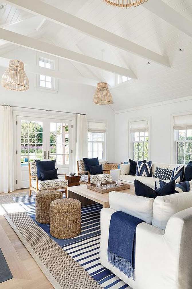 hamptons style couch