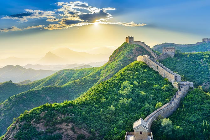 famous landmarks like great wall of china